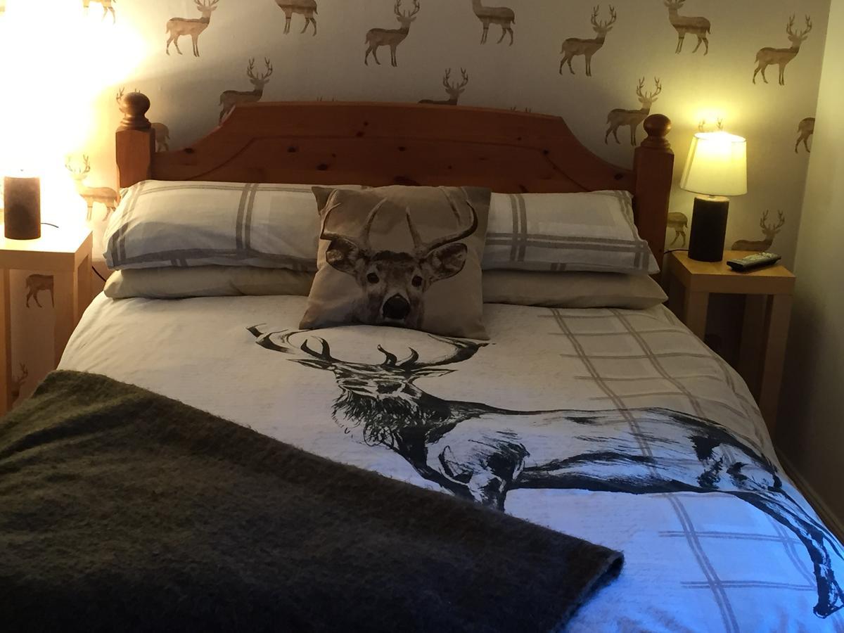 Lodge At Lochside Bridgend of Lintrathen Ngoại thất bức ảnh